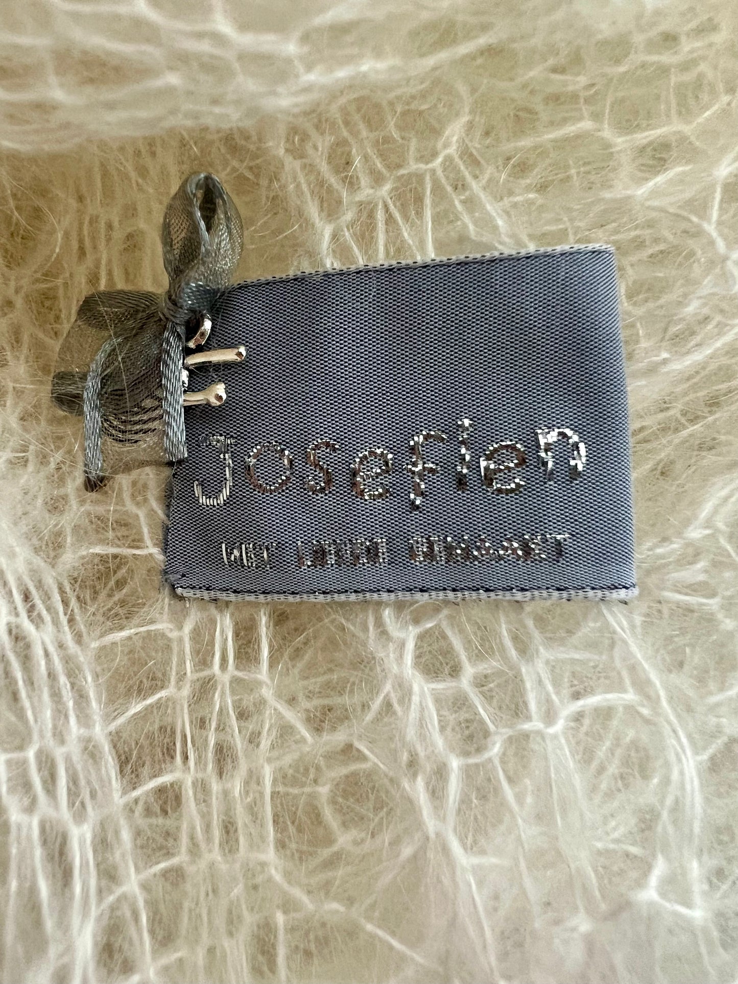 Peacock eye whit pearls