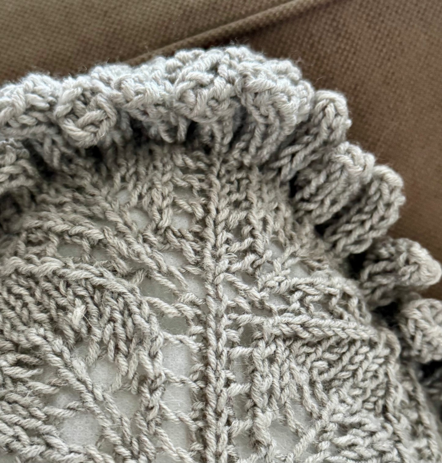 Workshop XL Lace pillow