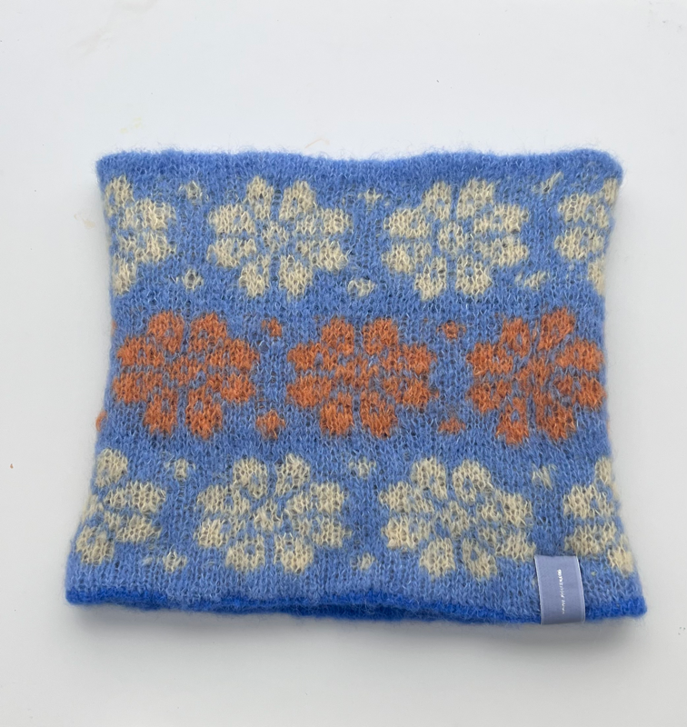 Fair Isle Flower neck scarf