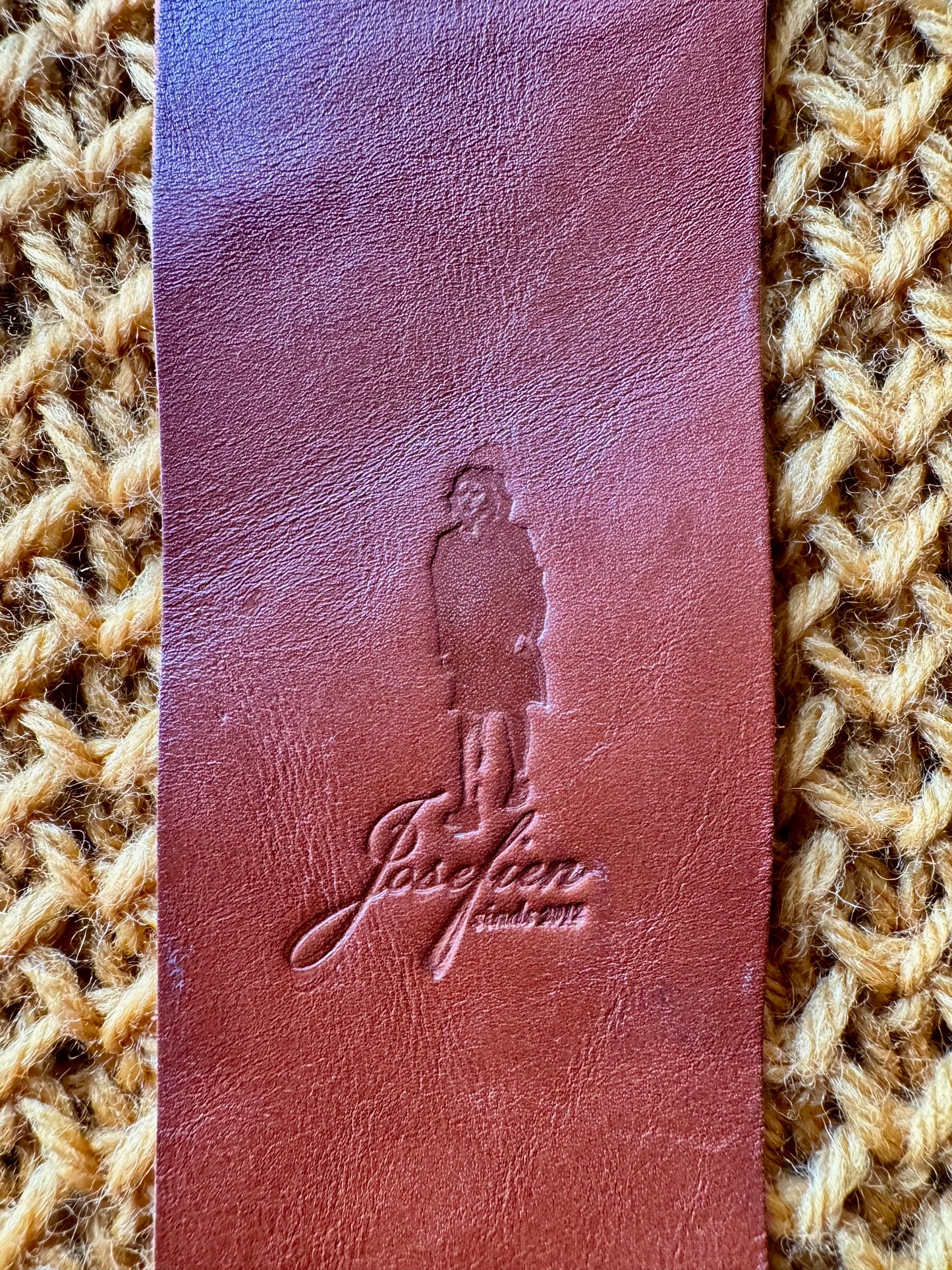 Workshop Men’s neckscarf with leather Cuff